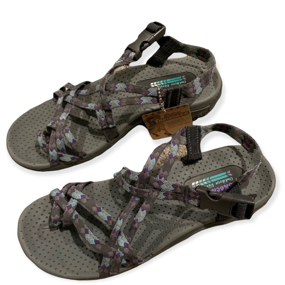 NWT Skechers Reggaes size 7 NWT